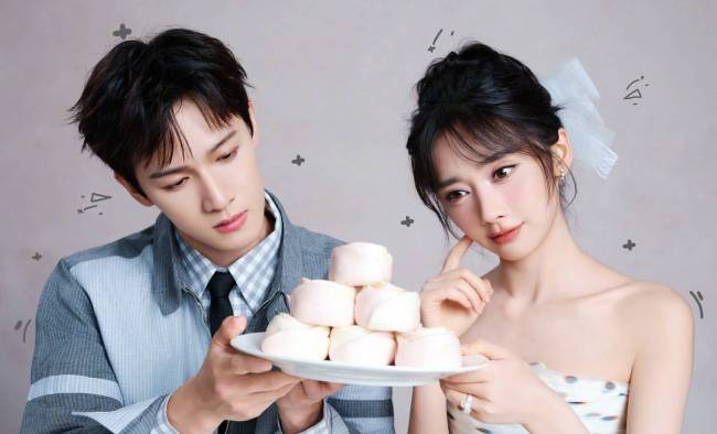 王影璐李昀锐手持糕点氛围甜蜜 互相投喂CP感满满